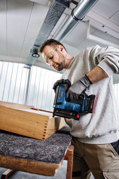 Bosch Akku-Holznagler GNH 18V-35 Varianten Produktbild img4 L