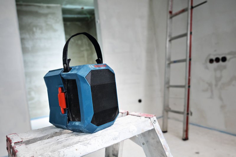 Bosch Bluetooth®-Lautsprecher GPB 18V-1 C mit Batterieabdeckung Produktbild img3 L