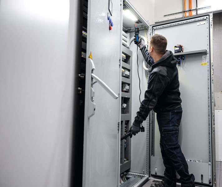 Bosch EXPERT Spannungsprüfer EXVT 1000-17 Produktbild img4 L