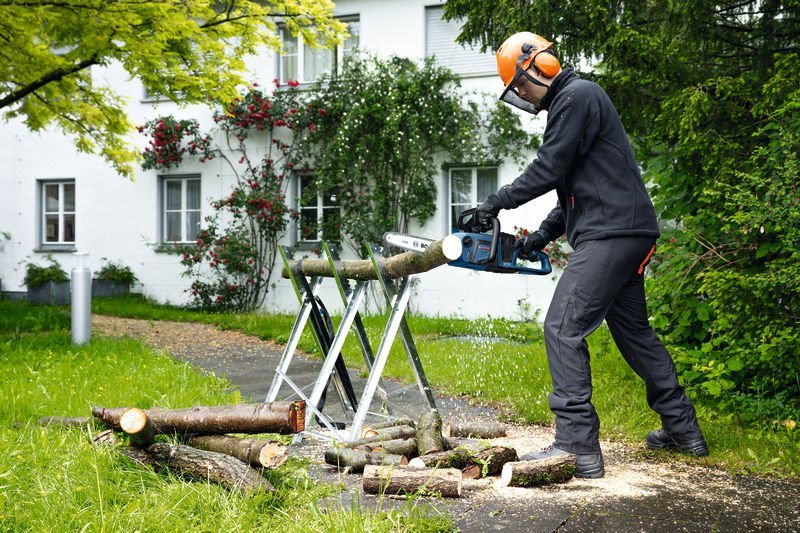 Bosch Akku-Kettensäge GKE18V-30 Produktbild img4 L