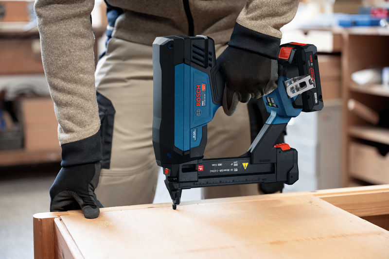 Bosch Akku-Holzklammerer GTH18V-38-2M Varianten Produktbild img4 L