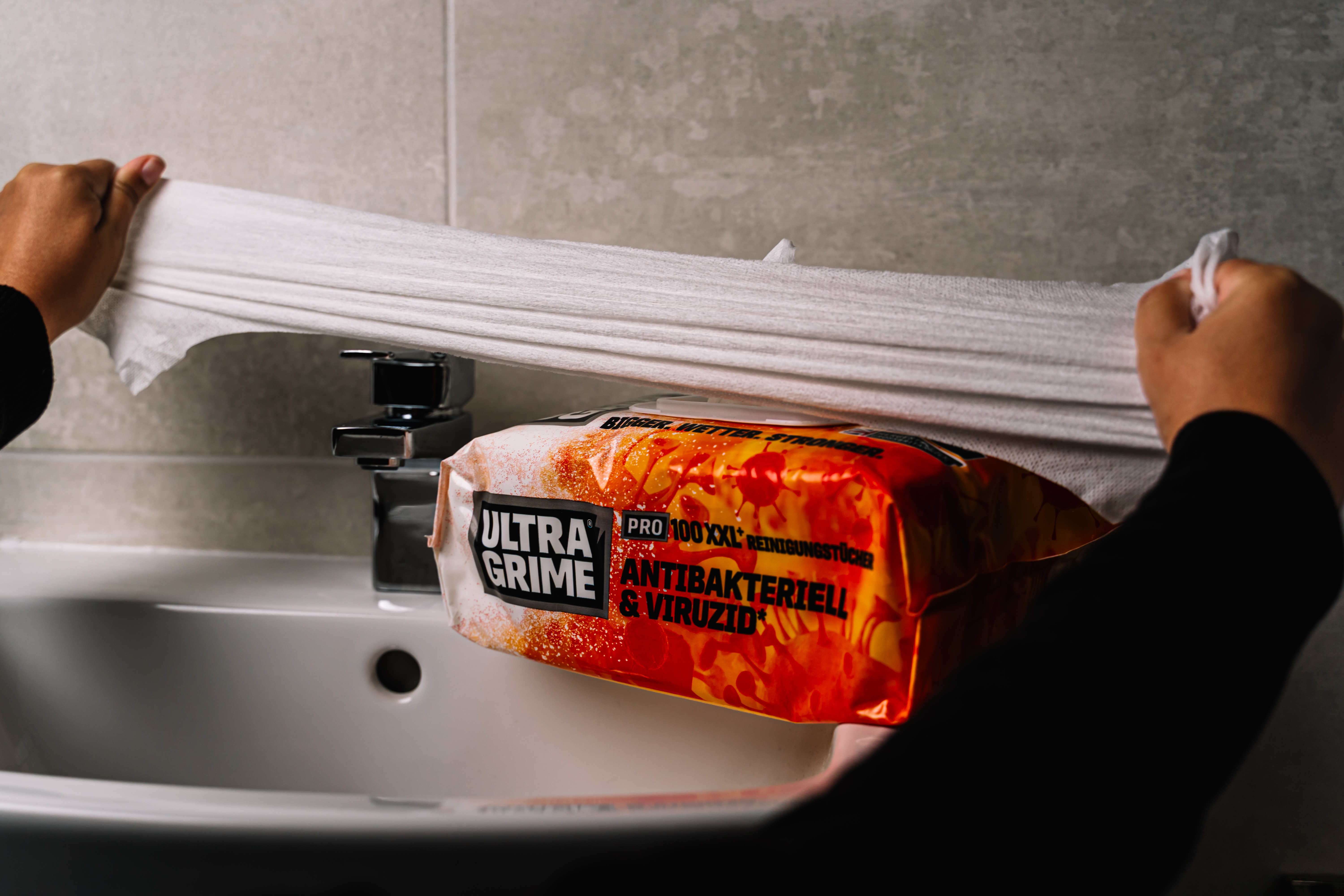 UltraGrime Pro Antibakterielle Desinfektionstücher | Beseitigt Bakterien an Händen, Oberflächen, Böden Produktbild img4 L