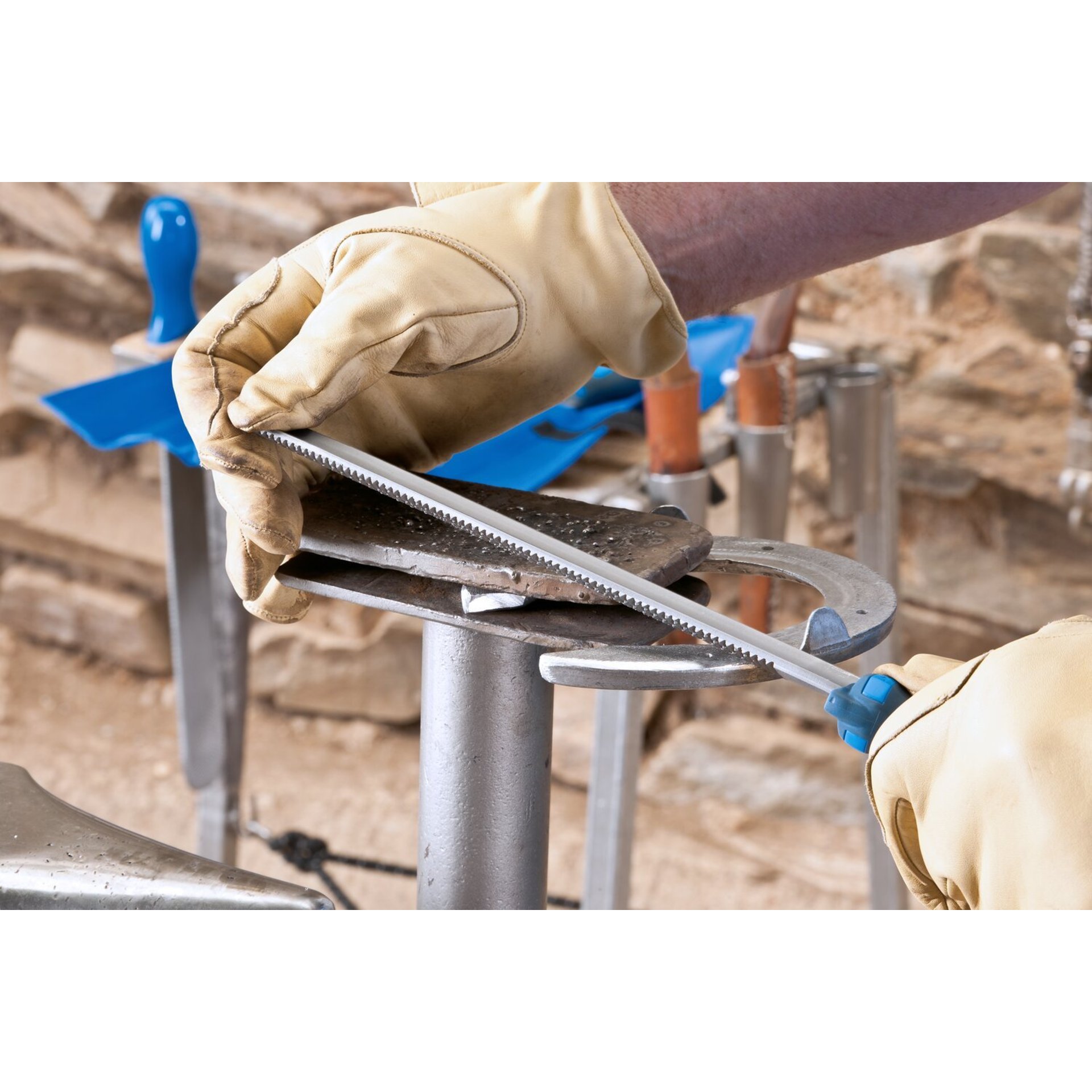 PFERD TOOLS Angelfeile gefräst Halbrund-hohl 300mm Zahnung 1, grobe Zerspanung weicher Metalle Produktbild img2 L