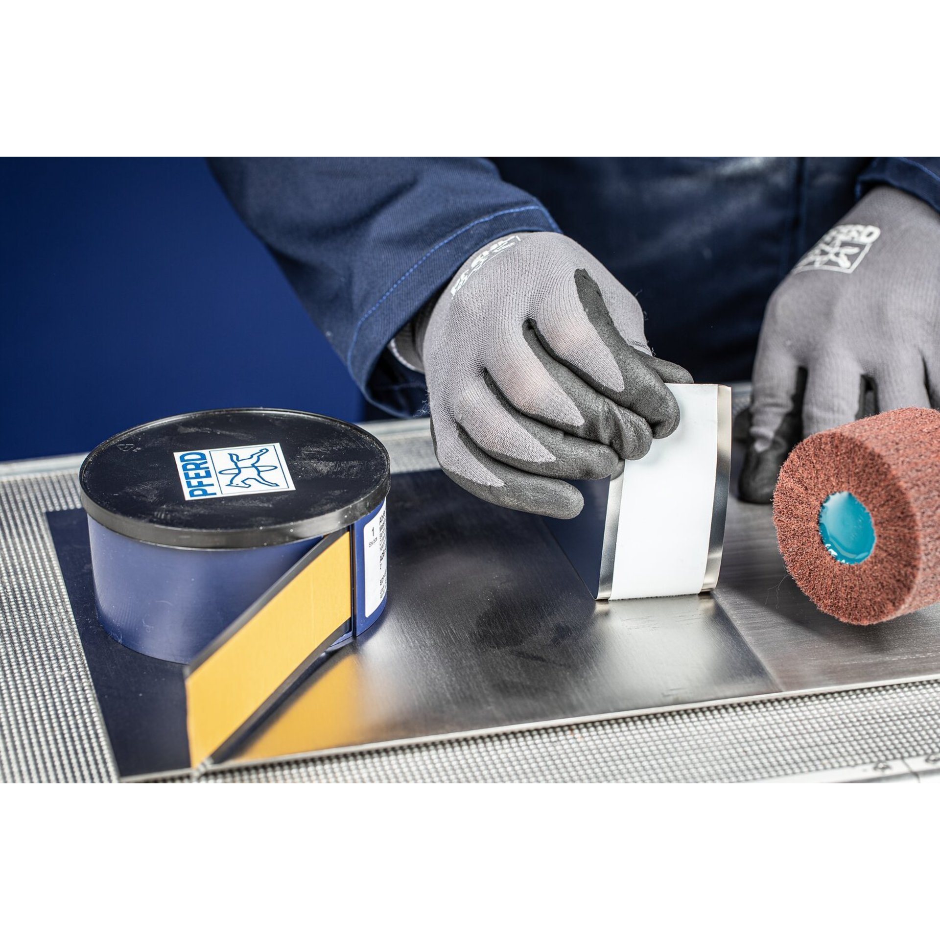 PFERD TOOLS Abdeckband ADB Edelstahl Breite 50mm Länge 3m selbstklebend zum Schutz von Oberflächen Produktbild img2 L