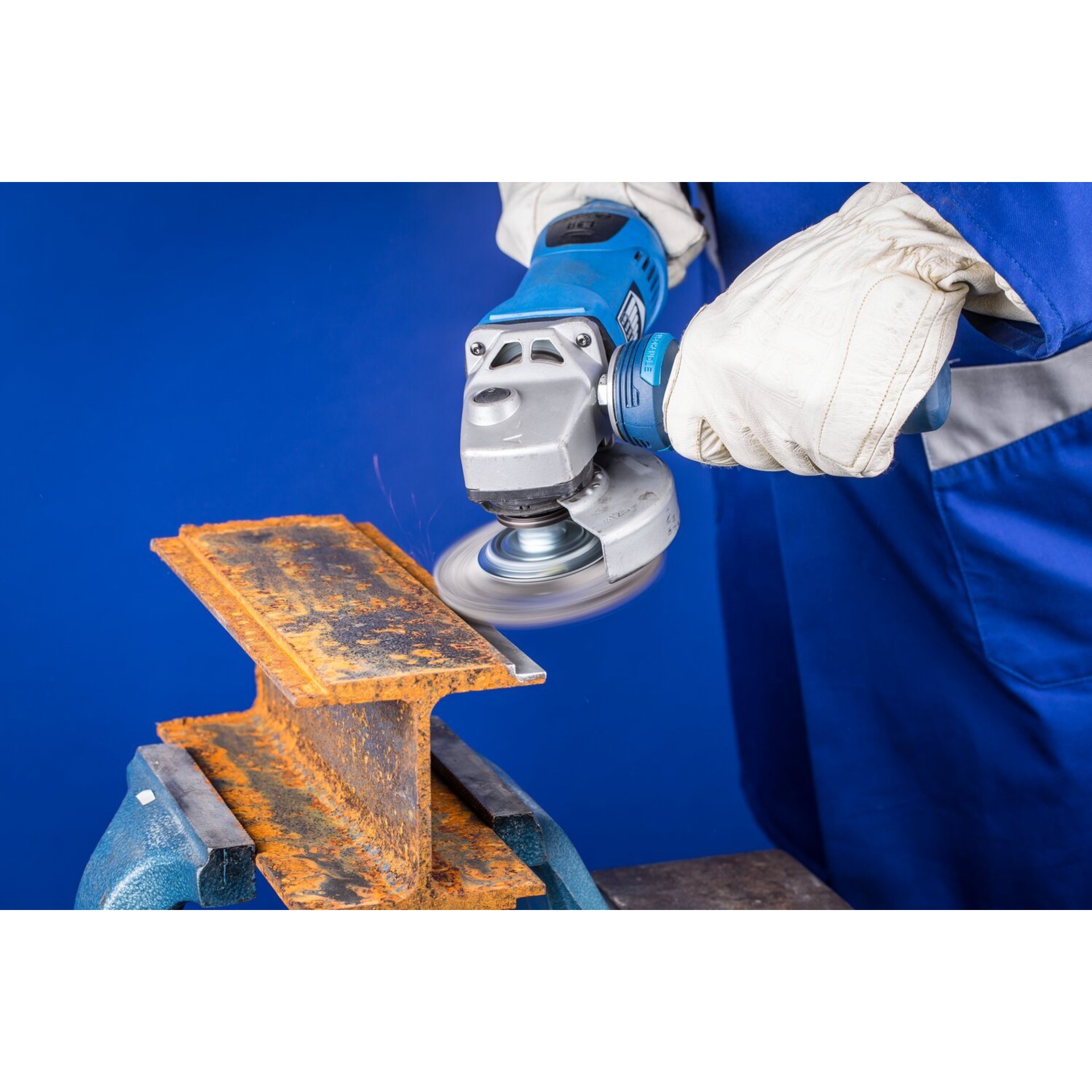 PFERD TOOLS Kegelbürste gezopft KBG Ø 100x13 mm M14 Stahl-Draht-Ø 0,50mm Winkelschleifer (1) Produktbild img4 L