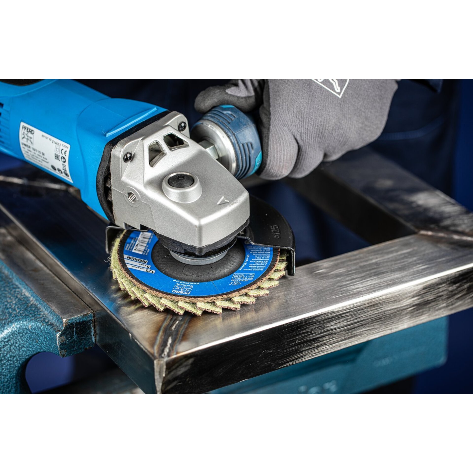 PFERD TOOLS POLIVLIES-Fächerscheibe PVL Korund Ø 125 mm Bohrung 22,23 mm A180M für Feinschliff Produktbild img4 L