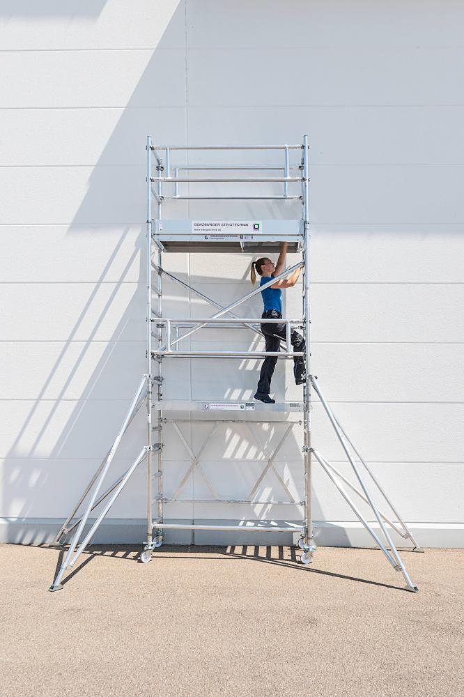 Alu-Klappgerüst Plattform B1800xT1350 mm Plattformhöhe 8,80 m Arbeitshöhe bis 10,80 m Produktbild img2 L