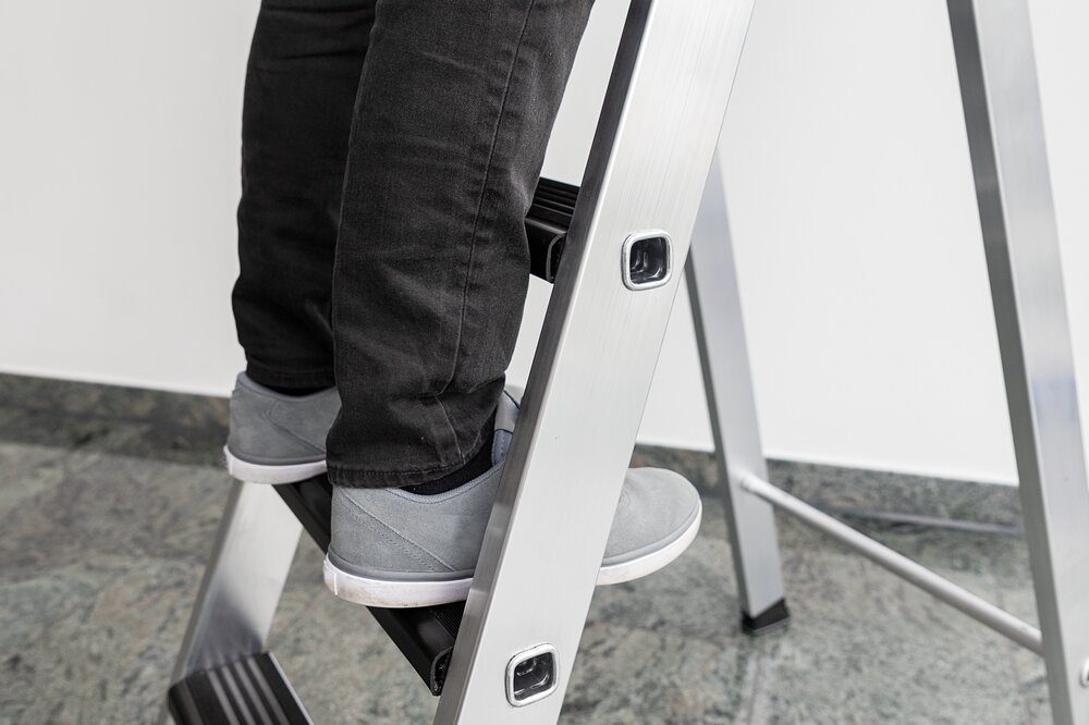 Nachrüstsatz clip-step relax für Stufen-Stehleiter beidseitig begehbar 4 Trittauflagen Produktbild img4 L
