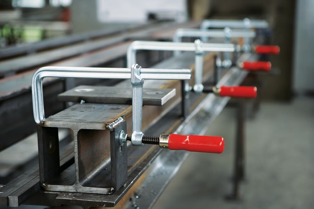 Bessey Ganzstahl-Schraubzwinge mit Holzgriff classiX GS Produktbild img3 L