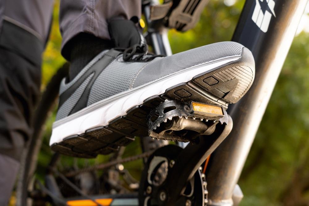 Berufsschuh Finero, O1 SRA ESD Produktbild img4 L