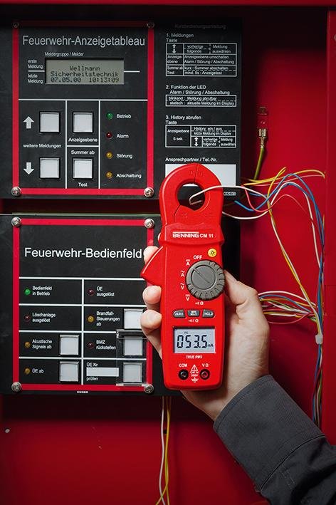 BENNING Stromzangen-Multimeter CM11 Produktbild img2 L