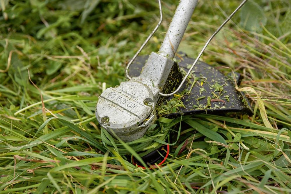 Akku-Rasentrimmer solo GRT 18V-33 Bosch ohne Akku ohne Ladegerät Karton Produktbild img5 L