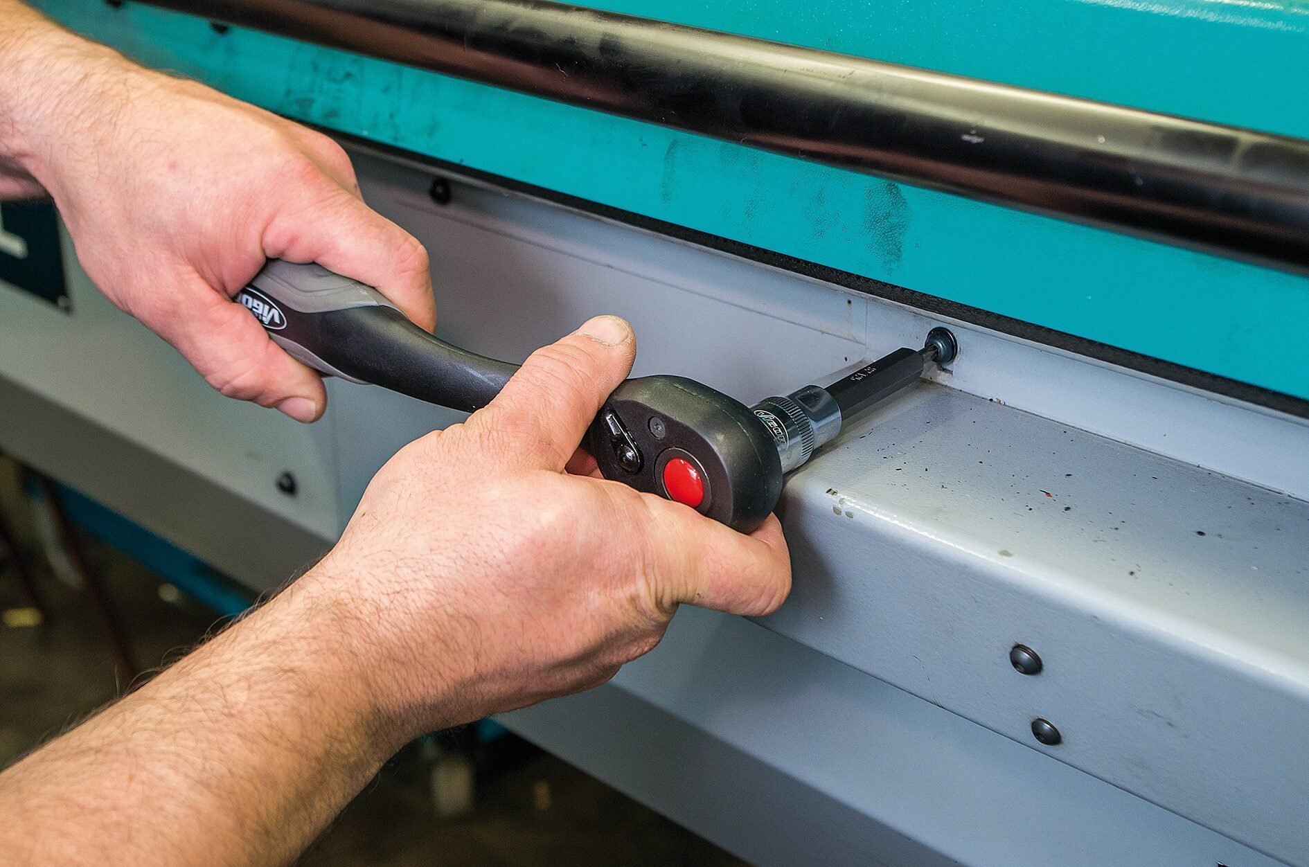 VIGOR Schraubendrehereinsatz Satz ∙ V1917 ∙ 1/2 Zoll (12,5 mm) Vierkant hohl ∙ Innen TORX® Profil ∙ 32-teilig ∙ T20&nbsp;–&nbsp;T70 ∙ Anzahl Werkzeuge: 32 Produktbild img2 L