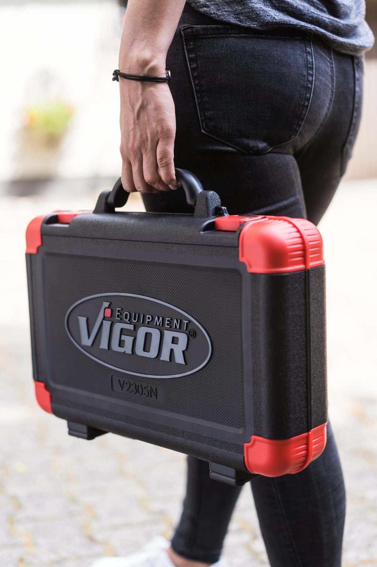 VIGOR Steckschlüssel Satz ∙ V2305N ∙ 3/8 Zoll (10 mm) Vierkant hohl ∙ Außen Sechskant Profil, Innen TORX® Profil, Innen Sechskant Profil, Kreuzschlitz Profil PH, Pozidriv Profil PZ, Schlitz Profil ∙ 61-teilig ∙ 0,8 x 5,5 – 1,2 x 8 · 3 – 24 · PH1 – PH3 · PZ1 – PZ3 · T15 – T55 ∙ Anzahl Werkzeuge: 61 Produktbild img2 L