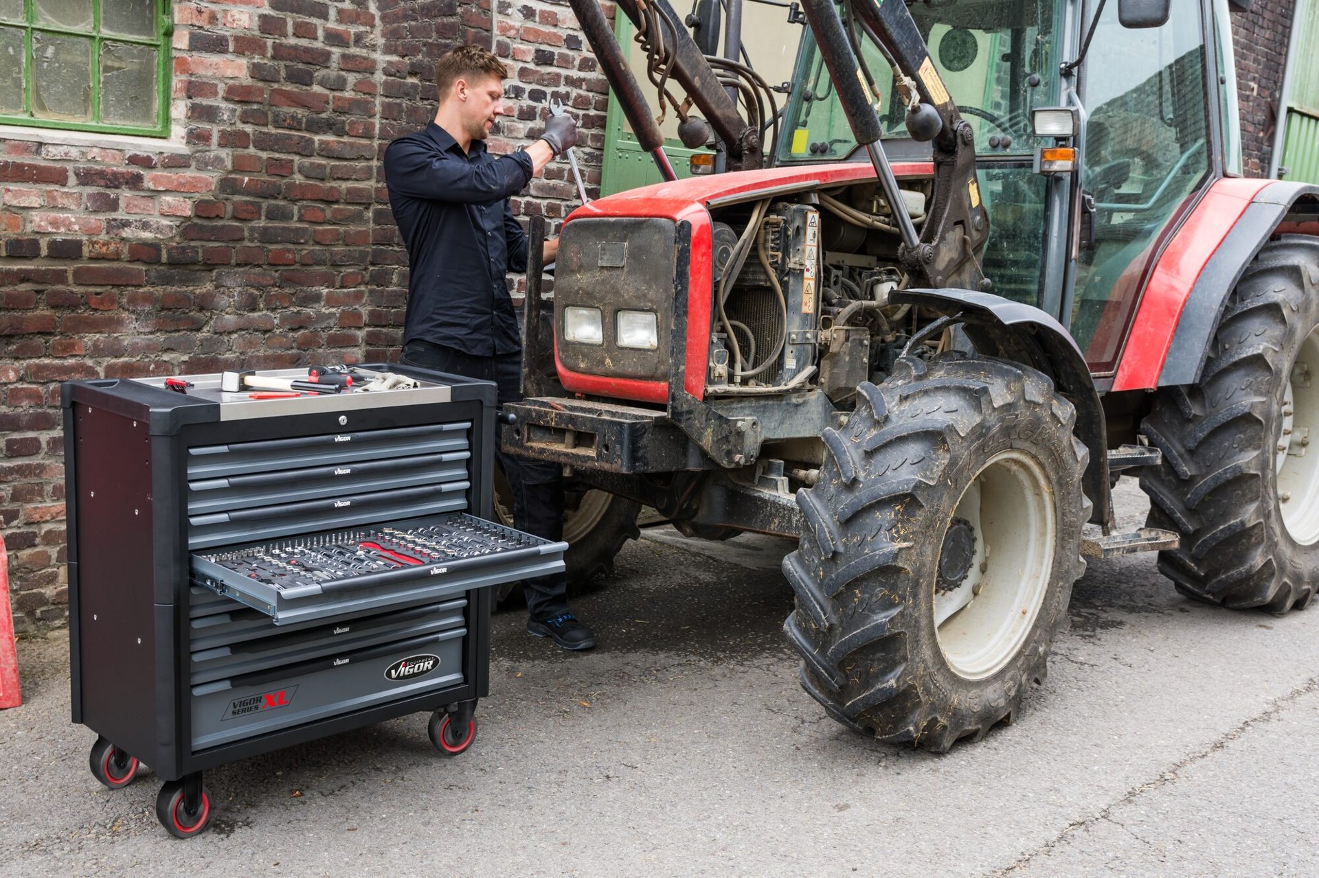 VIGOR Werkstattwagen Series XL ∙ Edelstahl-Arbeitsplatte ∙ leer ∙ V4481-X ∙ L x B x H: 949 mm x 523 mm x 1017 mm Produktbild img4 L