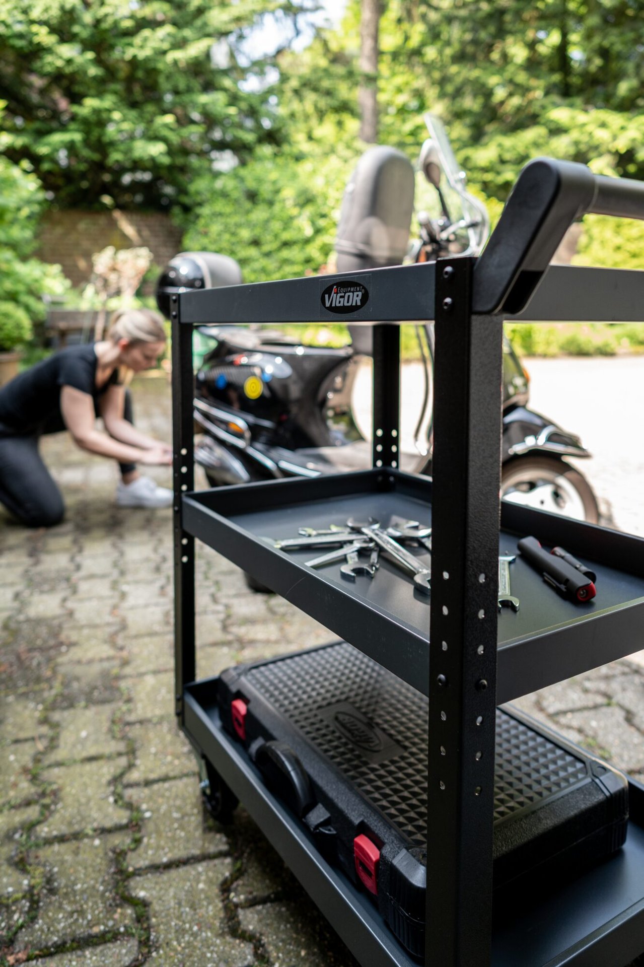 VIGOR Servicewagen ∙ V4758 ∙ L x B x H: 763 mm x 443 mm x 843 mm Produktbild img7 L