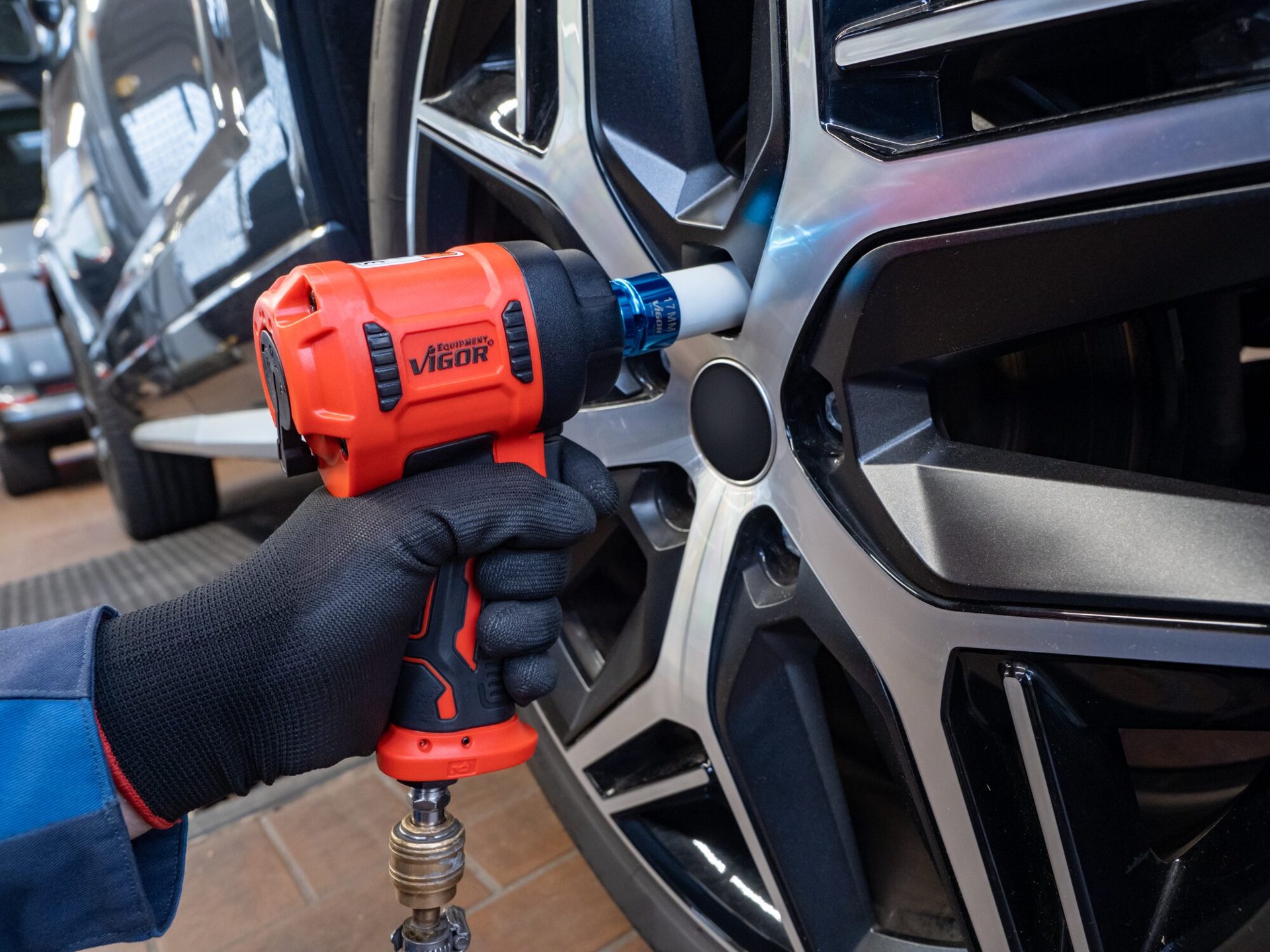 VIGOR Mini Schlagschrauber ∙ V5671N ∙ Lösemoment maximal [Nm]: 1200 Nm ∙ 1/2 Zoll (12,5 mm) Vierkant massiv ∙ Jumbohammer-Schlagwerk Produktbild img3 L