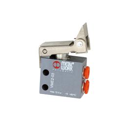 RIEGLER 3/2-Miniventil, mech., Rollenhebel, freier Rücklauf, 4 mm seitl. Produktbild