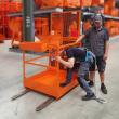 Arbeitskorb für Stapler 2 Personen, Aufnahme breite Seite, reinorange Produktbild img3 S
