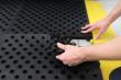 COBA Anti-Ermüdungsmatte Fatigue Lock B0,50xL0,50m schwarz mit Löchern Produktbild img2 S