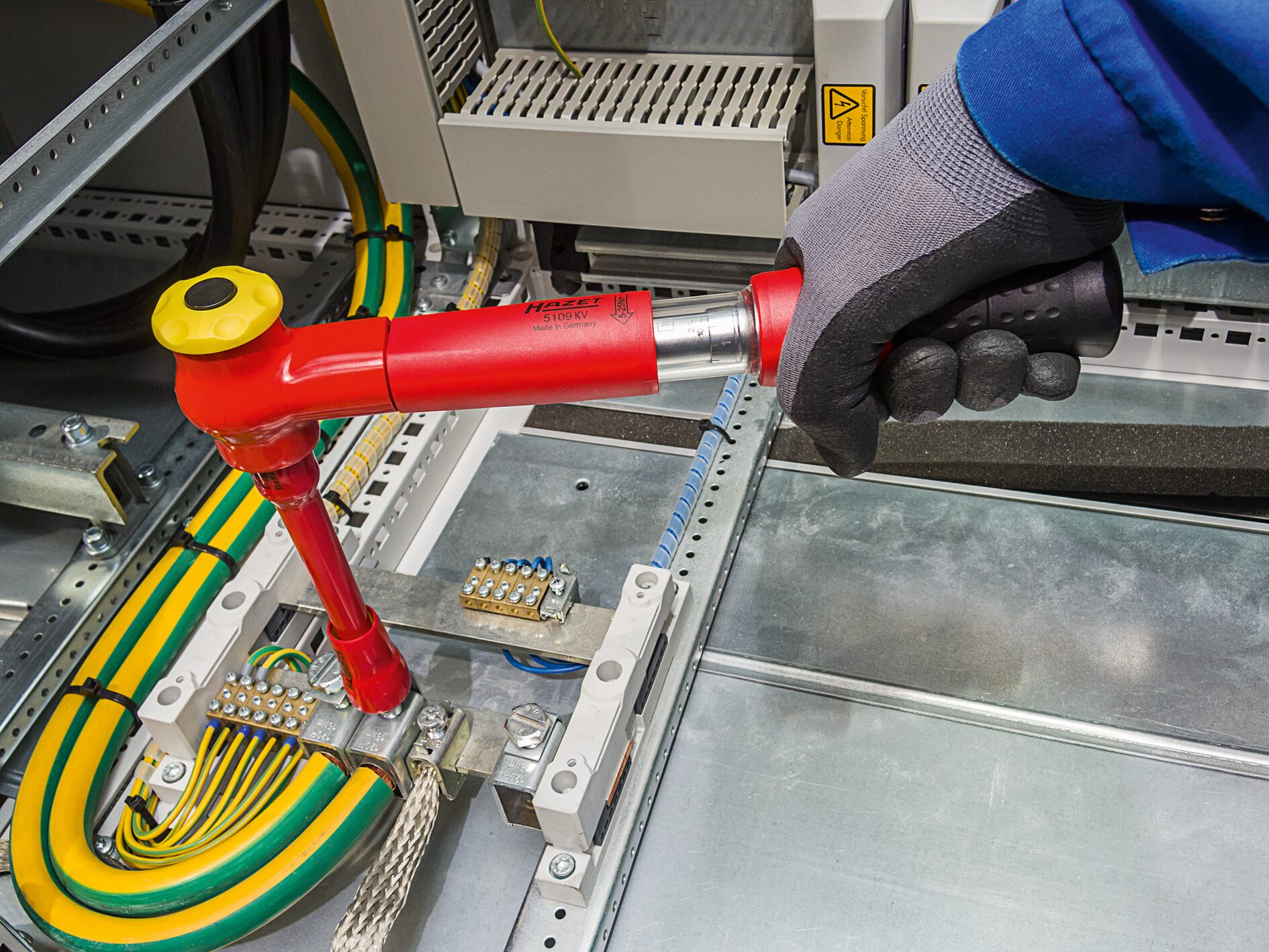 HAZET Drehmomentschlüssel ∙ schutzisoliert 5109KV ∙ Drehmomentbereich min-max: 5 – 25 Nm ∙ Genauigkeit: 4% ∙ 3/8 Zoll (10 mm) Vierkant massiv ∙ Länge: 305 mm Produktbild img5 L