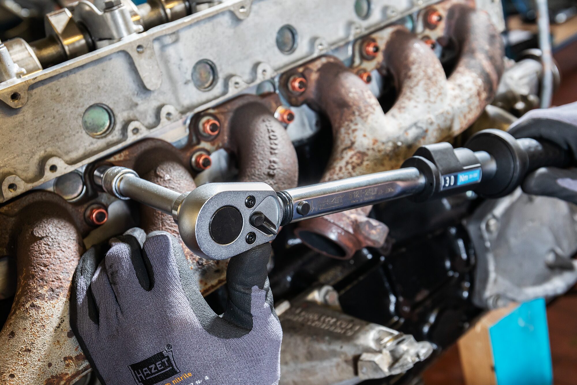 HAZET Drehmomentschlüssel mit DAkkS-Kalibrierschein 5121-2CLTCAL ∙ Drehmomentbereich min-max: 20 – 120 Nm ∙ Genauigkeit: 4% ∙ 1/2 Zoll (12,5 mm) Vierkant massiv ∙ Länge: 435 mm Produktbild img2 L