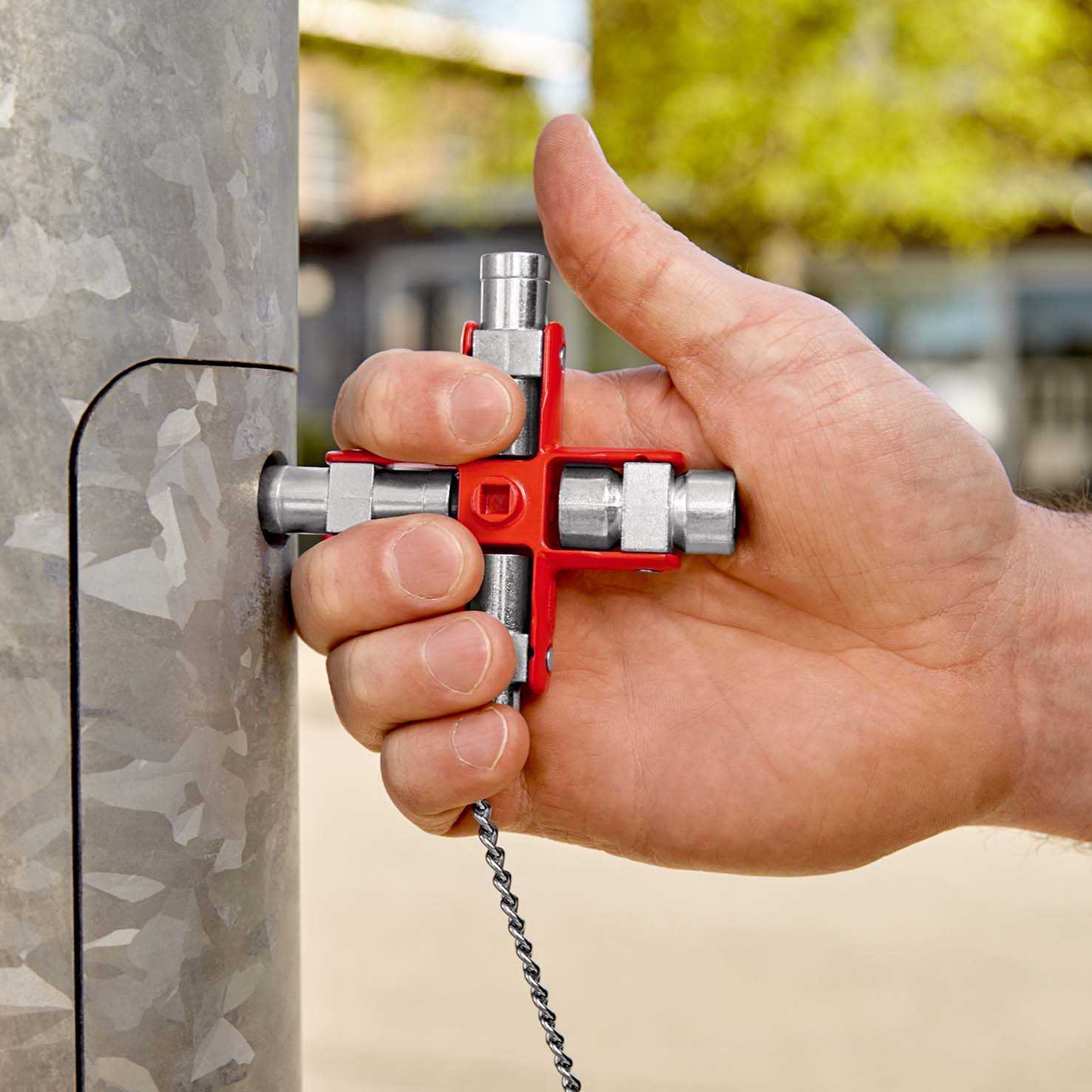 KNIPEX 00 11 06 Universal-Schlüssel Der Standard Schaltschrankschlüssel 95 mm Produktbild img6 L