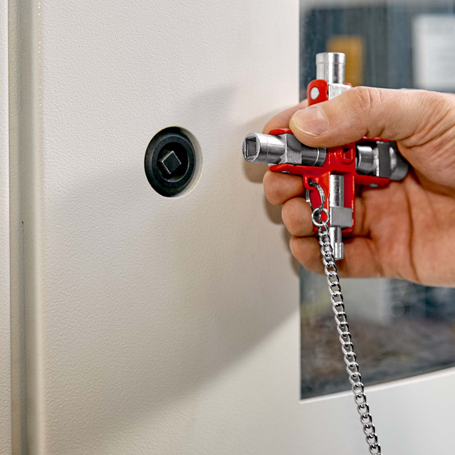 KNIPEX 00 11 06 Universal-Schlüssel Der Standard Schaltschrankschlüssel 95 mm Produktbild img7 L