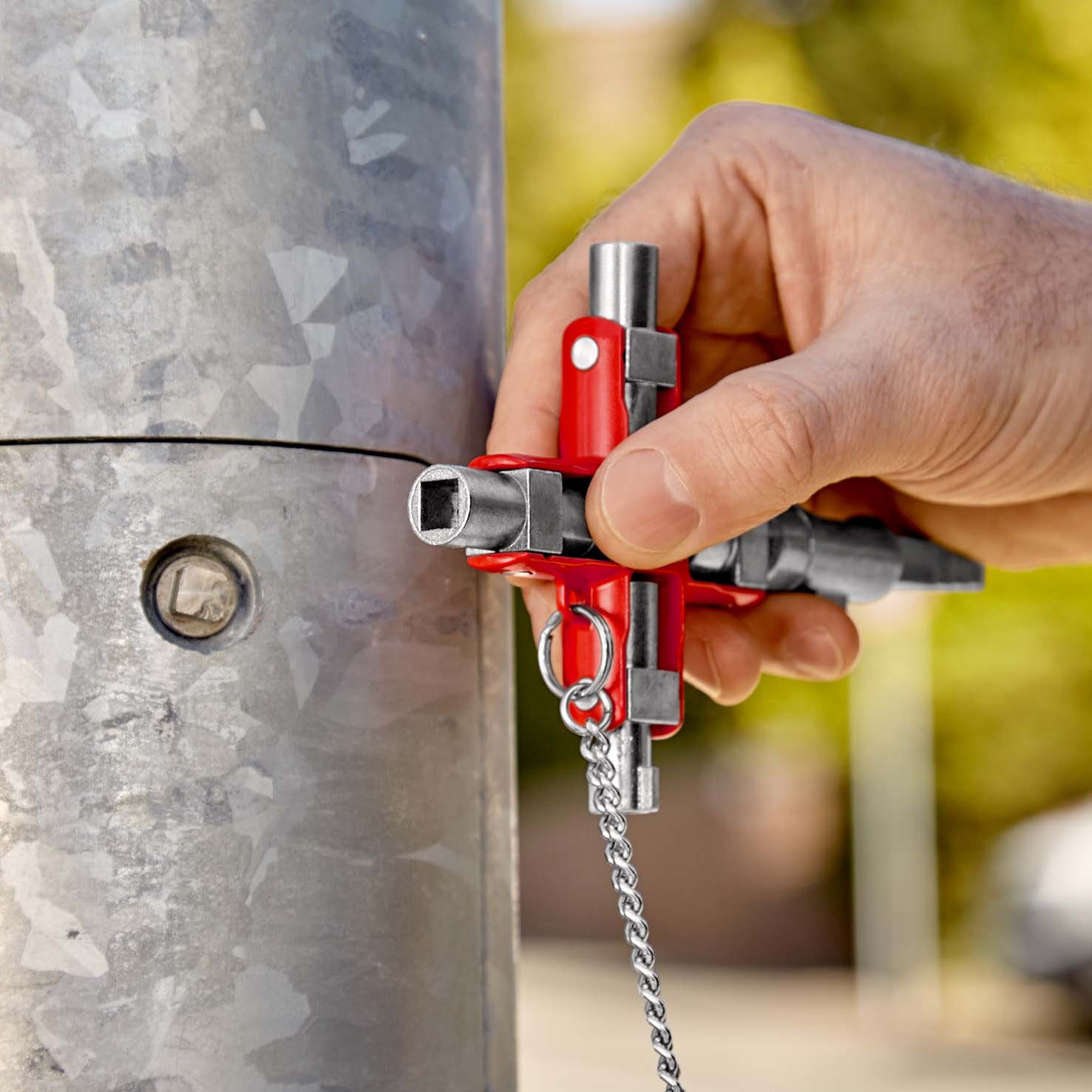 KNIPEX 00 11 06 V01 Universal-Schlüssel "Bau" Der Standard Schaltschrankschlüssel 95 mm Produktbild img3 L
