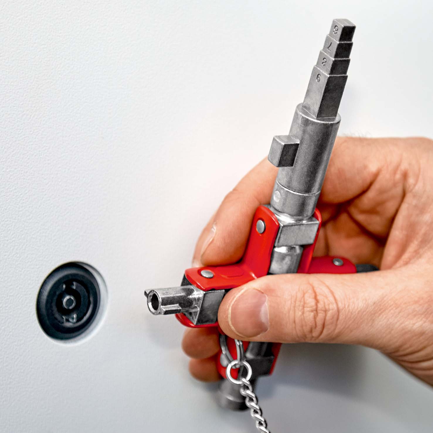 KNIPEX 00 11 06 V01 Universal-Schlüssel "Bau" Der Standard Schaltschrankschlüssel 95 mm Produktbild img7 L