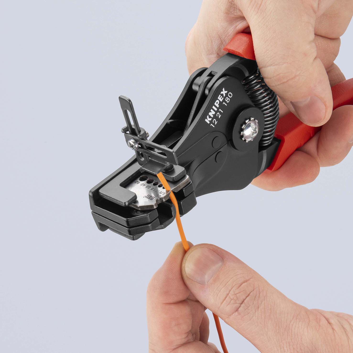 KNIPEX 12 21 180 Abisolierzange mit Formmessern 180 mm schwarz lackiert mit Kunststoff-Griffhüllen Produktbild img5 L