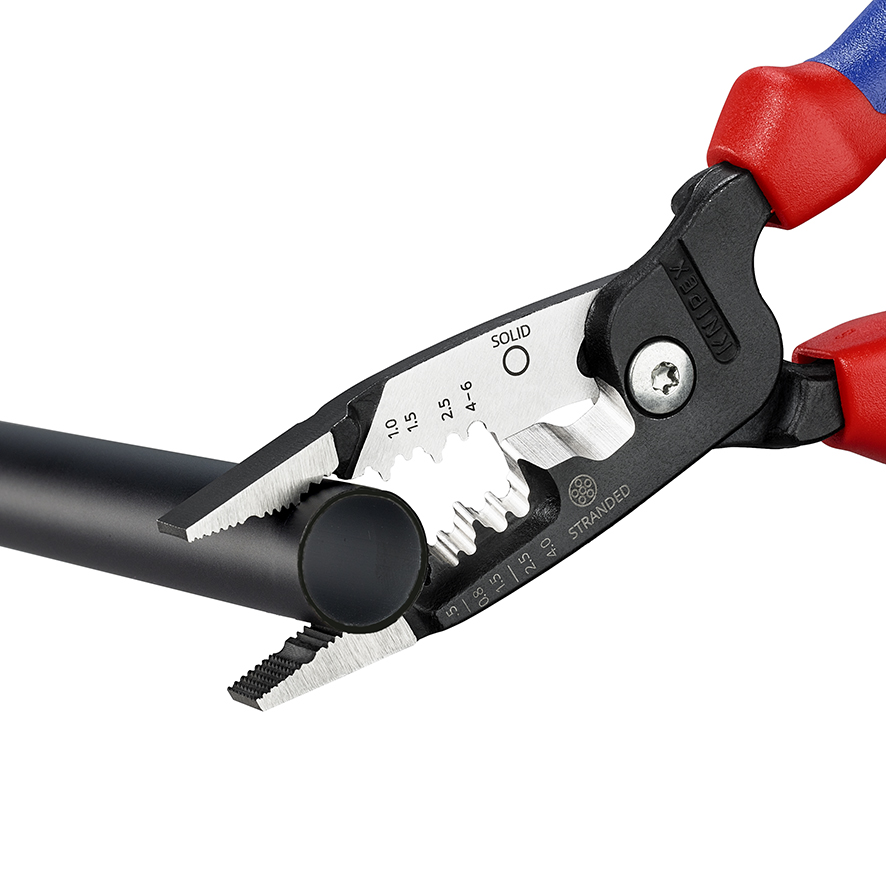 KNIPEX 13 72 200 ME Multifunktions-Elektrikerzange metrisches Modell 200 mm schwarz atramentiert mit Mehrkomponenten-Hüllen poliert Produktbild img4 L