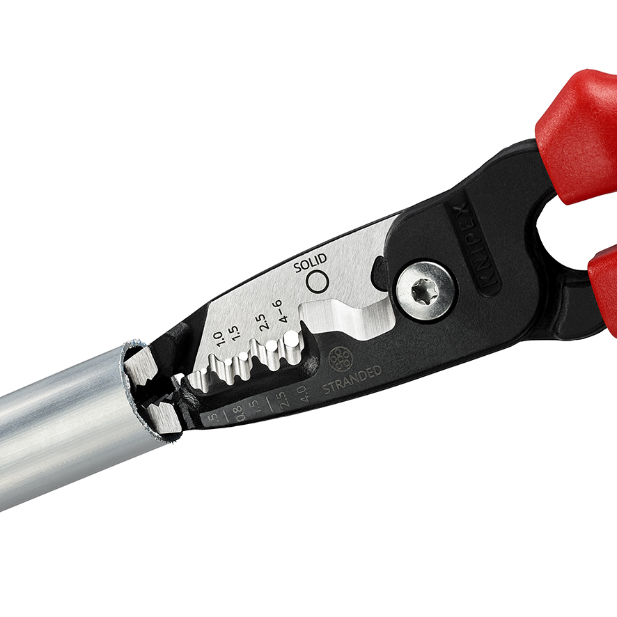 KNIPEX 13 72 200 ME Multifunktions-Elektrikerzange metrisches Modell 200 mm schwarz atramentiert mit Mehrkomponenten-Hüllen poliert Produktbild img6 L