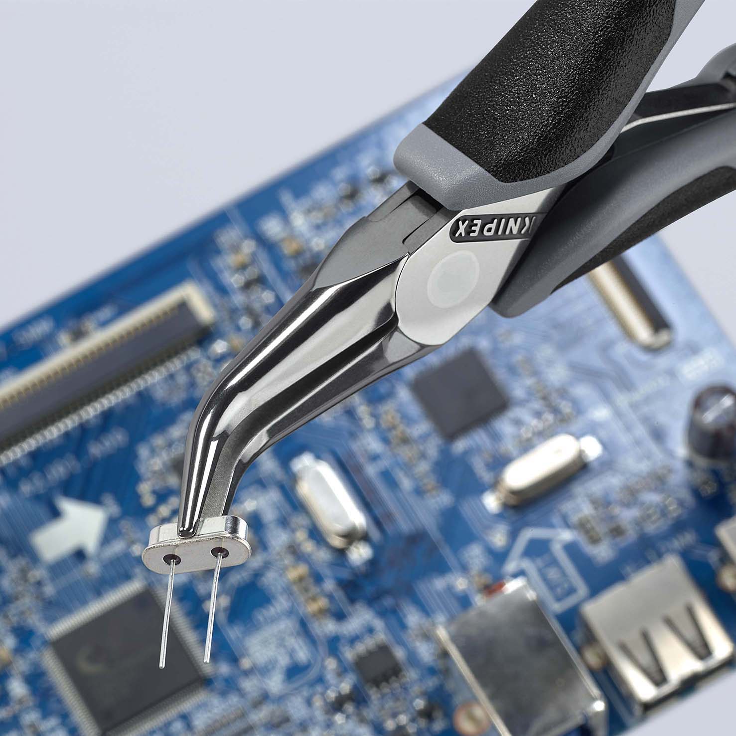 KNIPEX 35 82 145 ESD Elektronik-Greifzange ESD mit durchgestecktem Gelenk 145 mm spiegelpoliert mit Mehrkomponenten-Hüllen spiegelpoliert Produktbild img3 L