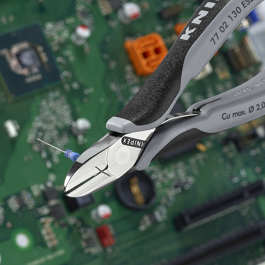 KNIPEX 77 02 130 ESD Elektronik-Seitenschneider ESD mit durchgestecktem Gelenk 130 mm mit Mehrkomponenten-Hüllen spiegelpoliert Produktbild img3 L