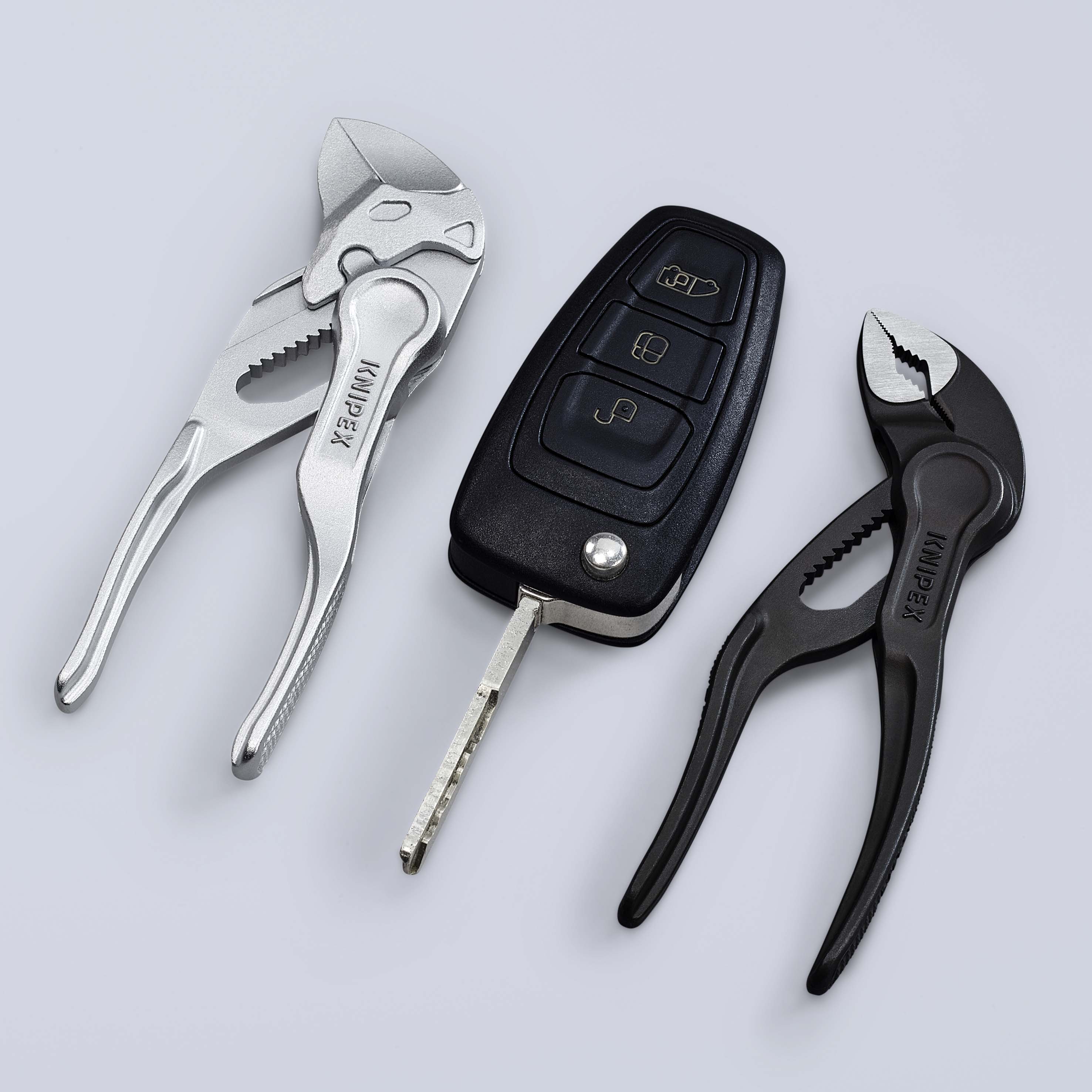 KNIPEX 86 04 100 BK Zangenschlüssel XS Zange und Schraubenschlüssel in einem Werkzeug 100 mm verchromt aufgeprägte, raue Oberfläche Produktbild img12 L