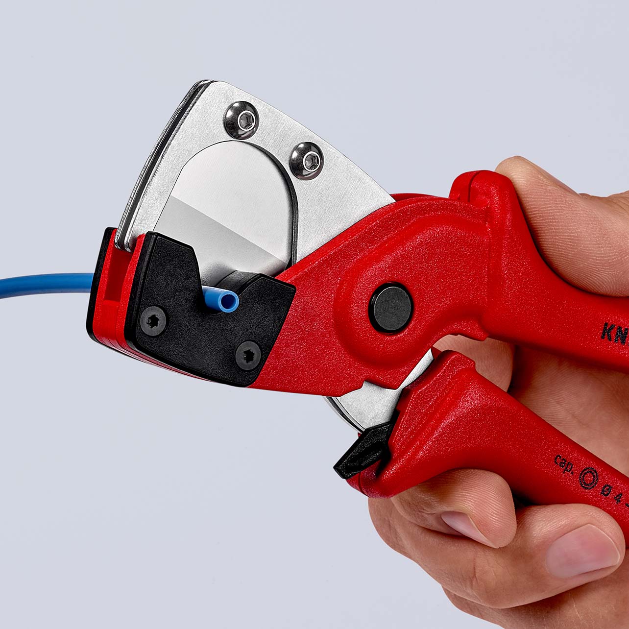 KNIPEX 90 10 185 Rohrschneider für Mehrschicht- und Pneumatikschläuche 185 mm aus zähem, glasfaserverstärktem Kunststoff Produktbild img3 L