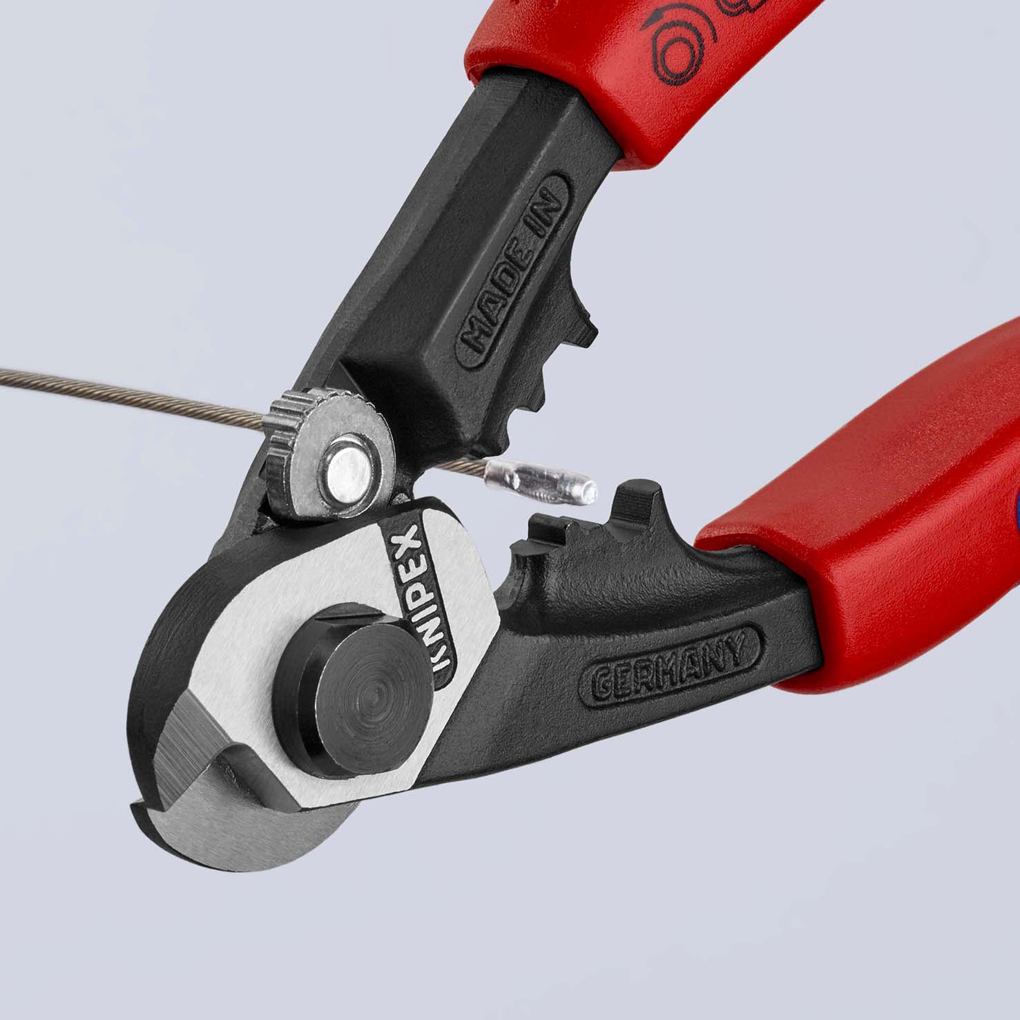 KNIPEX 95 62 190 T Drahtseilschere geschmiedet 190 mm mit Mehrkomponenten-Hüllen, mit integrierter Befestigungsöse zum Anbringen einer Absturzsicherung brüniert Produktbild img6 L