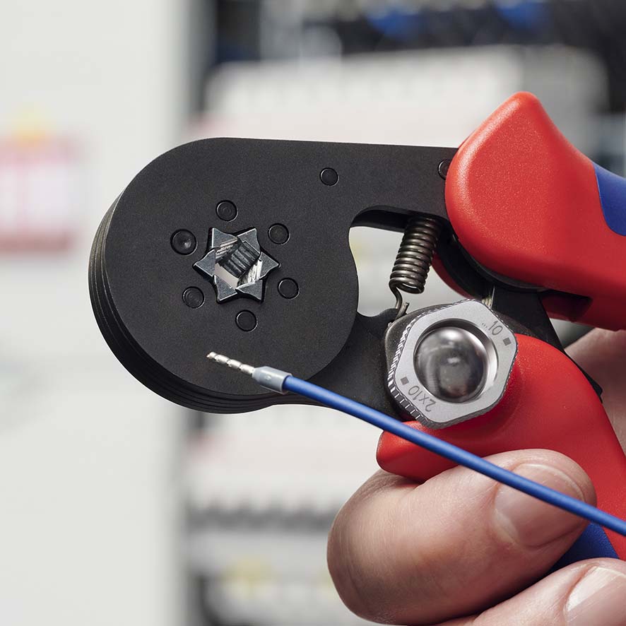 KNIPEX 97 53 14 SB Selbsteinstellende Crimpzange für Aderendhülsen mit Seiteneinführung 180 mm brüniert mit Mehrkomponenten-Hüllen Produktbild img8 L
