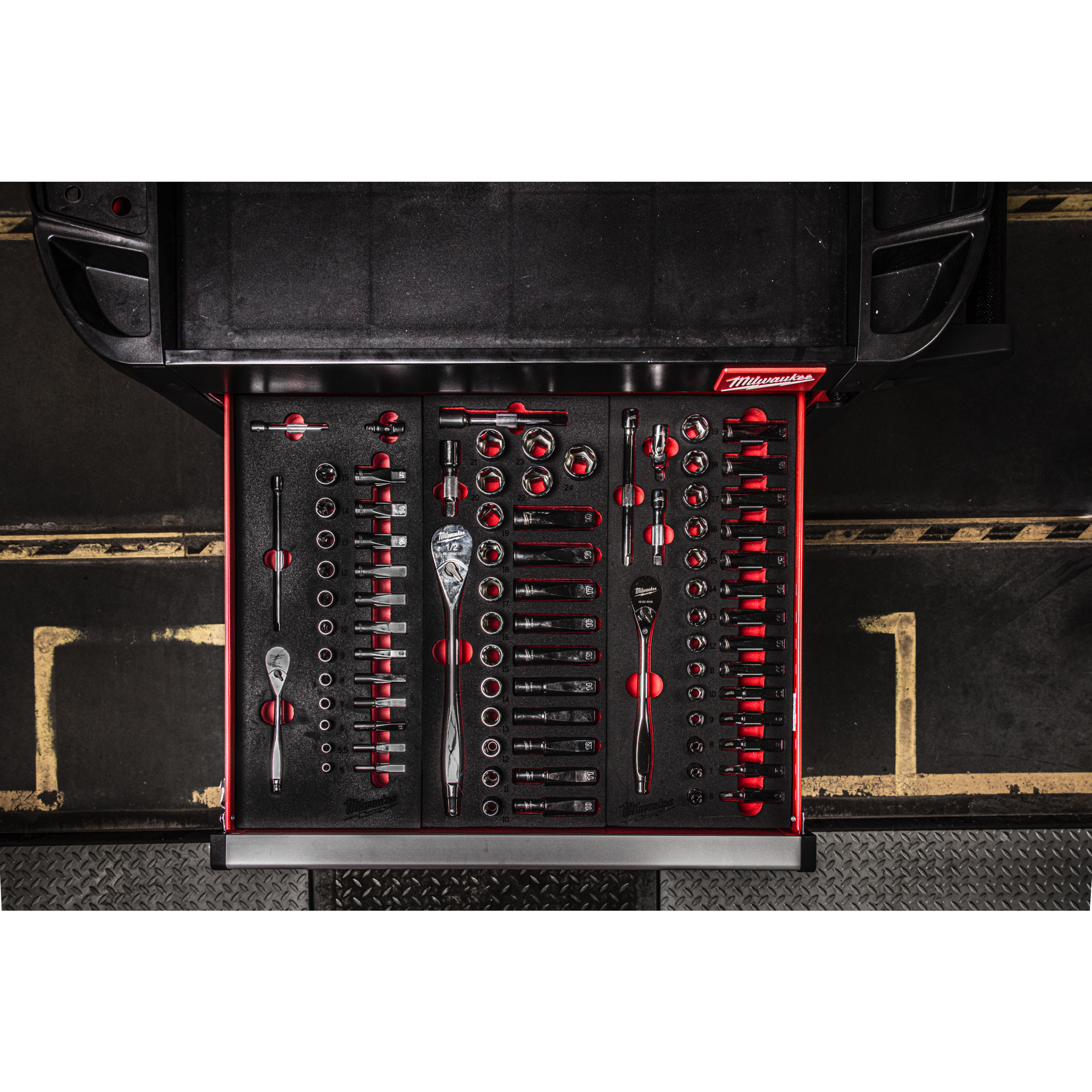 1/4" Ratschen- & Steckschlüsseleinsätze Einlage, 28-teilige Einlage für Werkstattwagen 78 cm Milwaukee  Produktbild img2 L