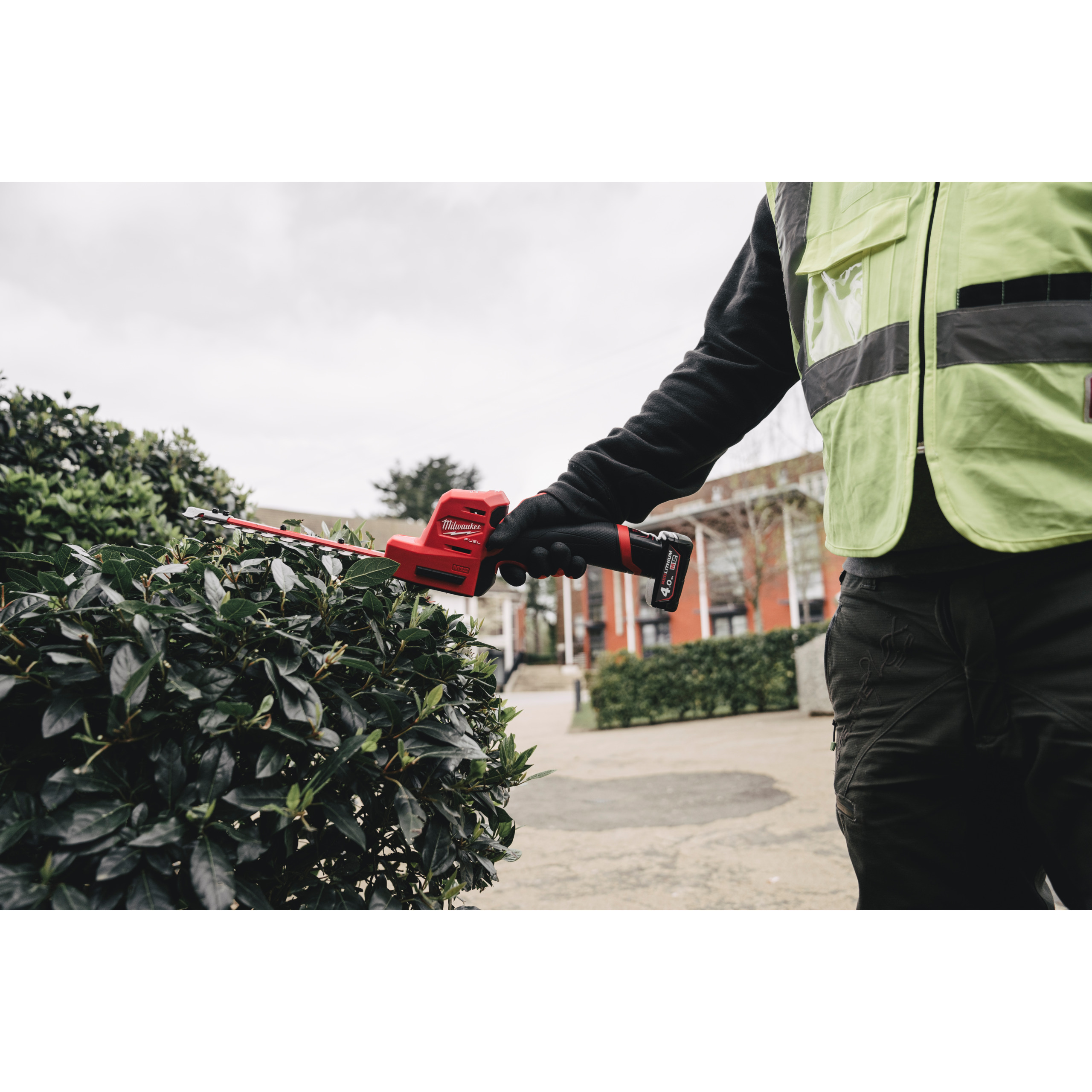 FUEL™ Akku-Heckenschere M12FHT20-402 Produktbild img4 L