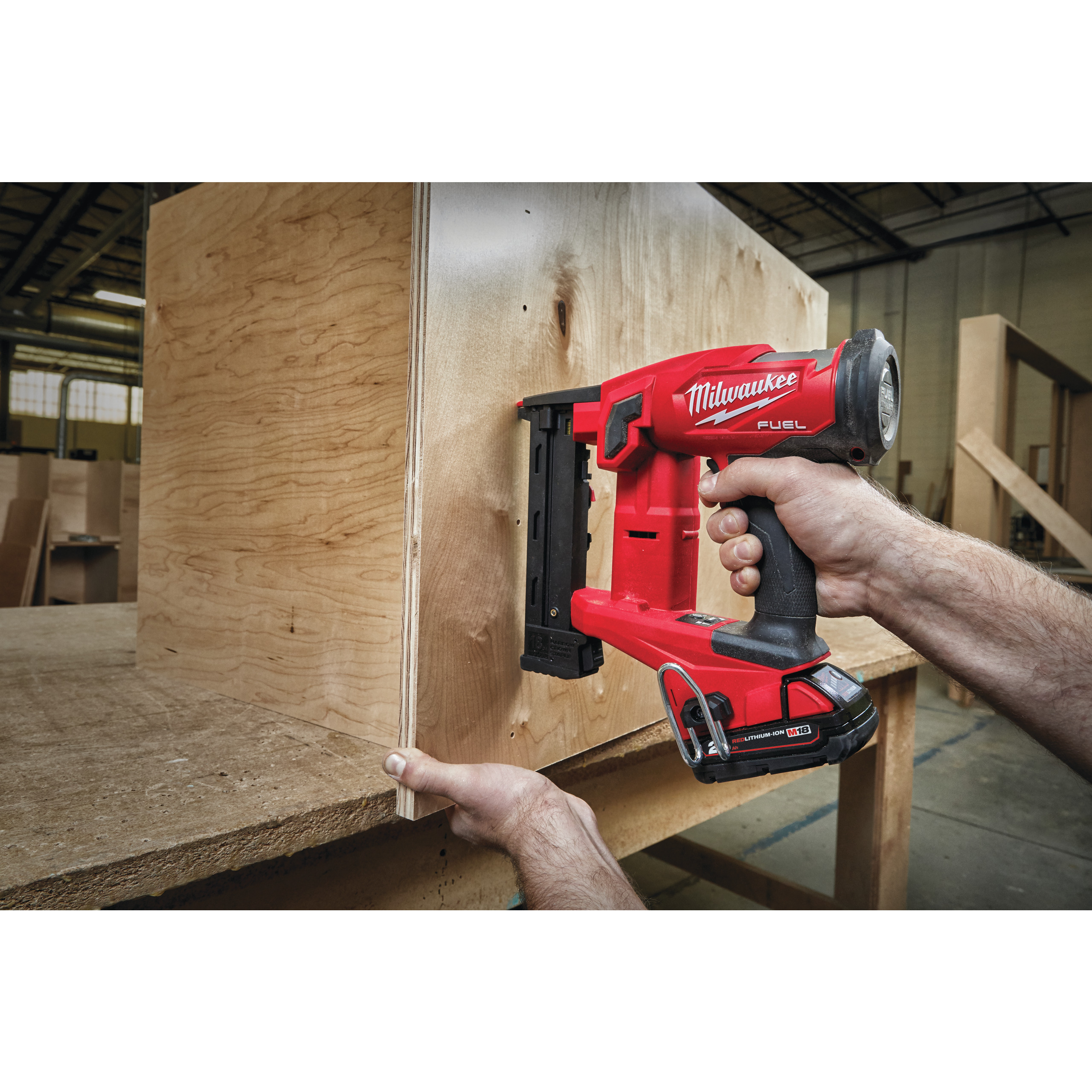 M18FNCS18GS-202X, M18 FUEL™ Akku-Tacker Milwaukee  Produktbild img5 L