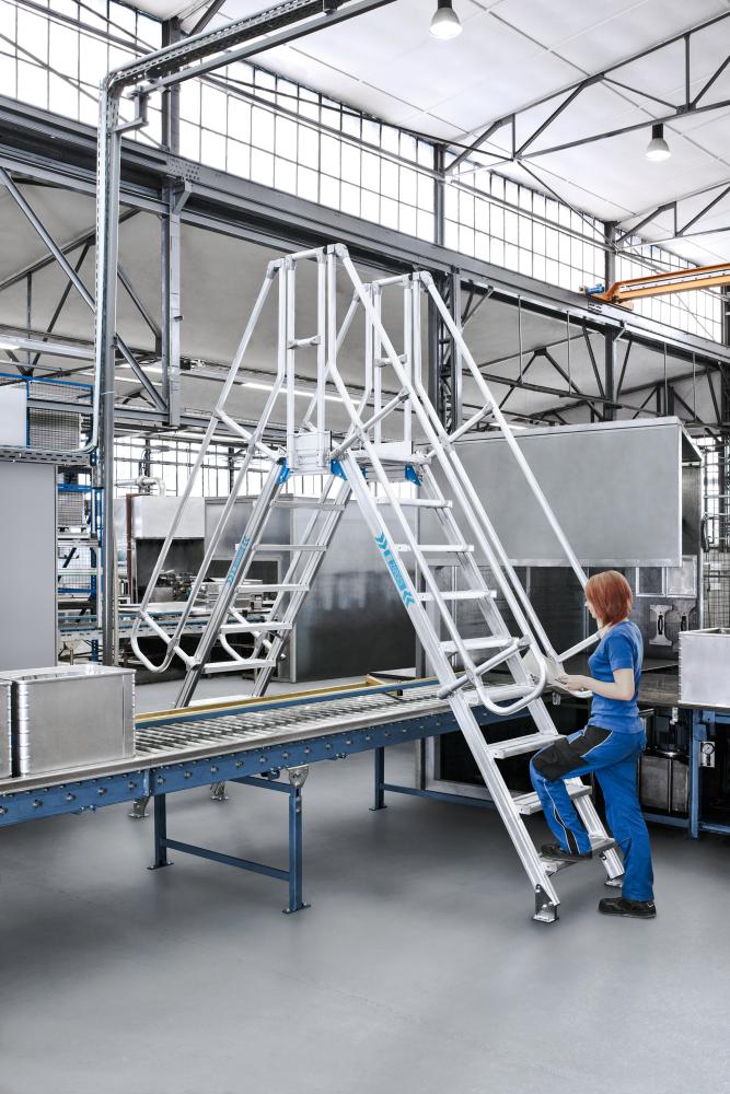 Überstieg 45G 11 Stufen 1000 mm breit Höhe 2,24 m ZARGES Produktbild img1 L