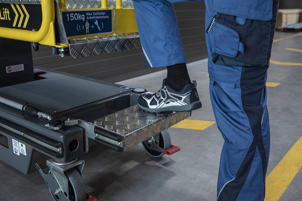 Flexlift 2.2 Plattform B850xT640 mm Plattformhöhe 2200 mm Arbeitshohe bis 4,20 m Produktbild img6 L