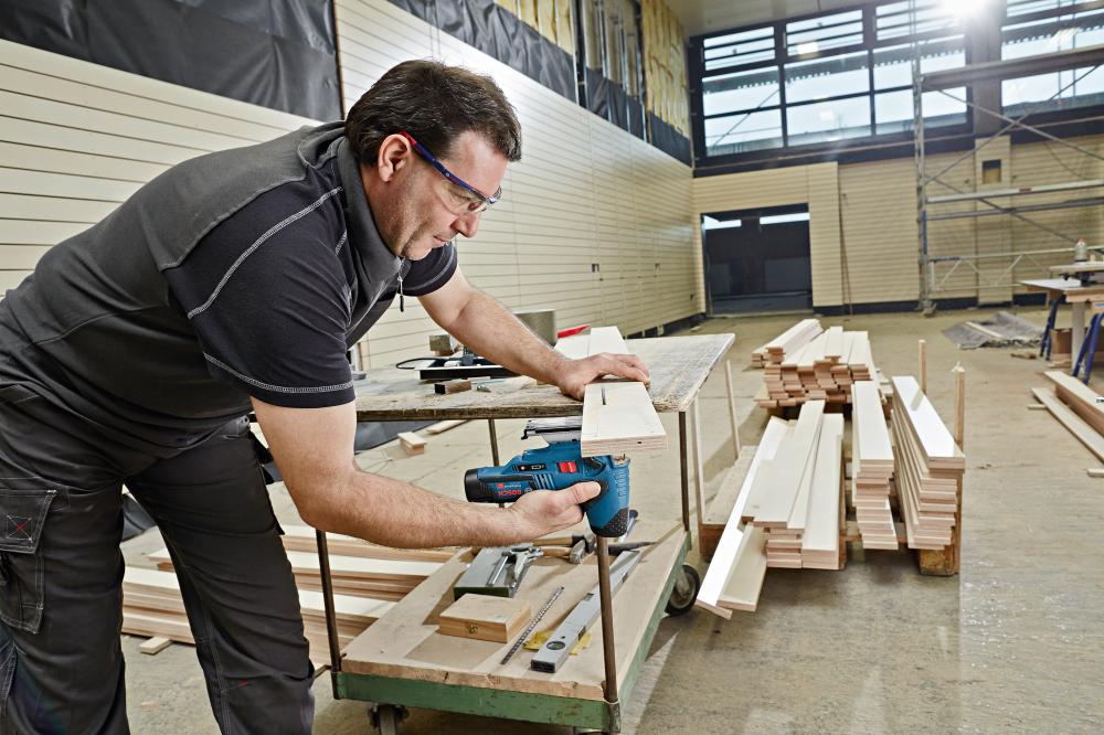 Akku-Stichsäge GST 12V-70 Bosch 2x12,0 V 3,0 Ah Ladegerät GAL1230CVL-Boxx Produktbild img4 L