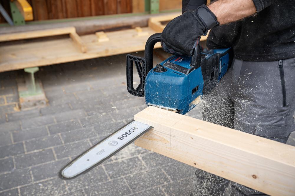 Akku Kettensäge solo GKE 18V-25 Bosch ohne Ladegerät Karton Produktbild img3 L