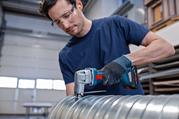 Akku-Schere solo GSC 18V-16 E Bosch ohne Akku ohne Ladegerät Karton Produktbild img2 L