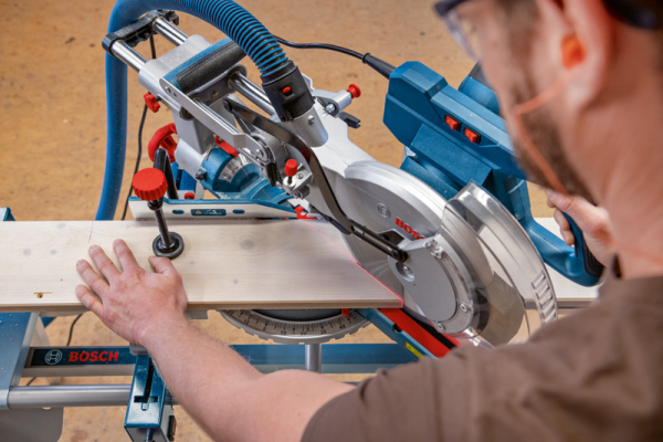 Kapp- und Gehrungssäge GCM 350-254 D Bosch Karton Produktbild img7 L