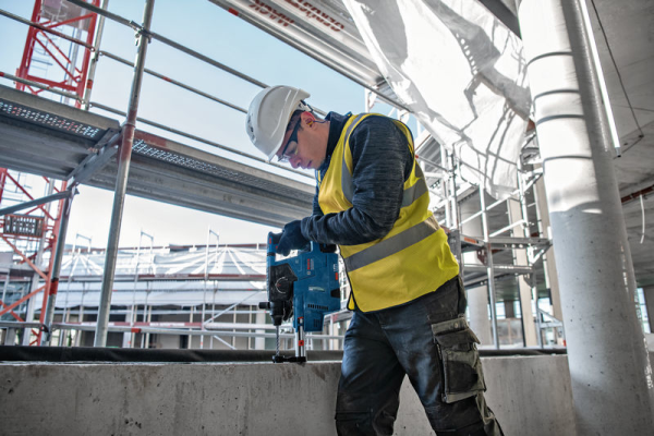 Bosch Akku-Kombihammer solo GBH 18V-24 C ohne Akku ohne Ladegerät L-Boxx Produktbild img4 L