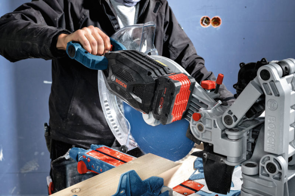 Ersatzakku-ProCore 18V+ 18,0 V 8,0 Ah Bosch Karton Produktbild img4 L